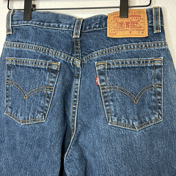 Vintage Levi's 512 Slim Fit Tapered Leg 8 Petite Dark Wash Jeans 2001 Made In US - Picture 4 of 6